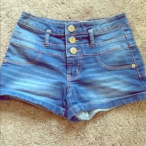 Super cute high-waisted shorts